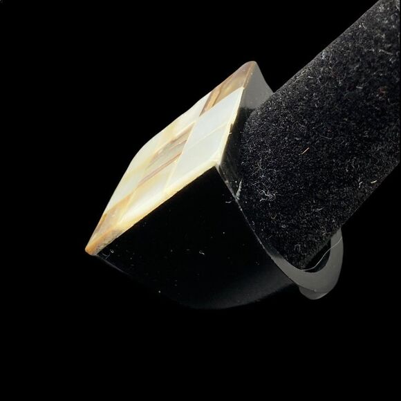 Mother of Pearl abalone ring on plastic base - Picture 2 of 12